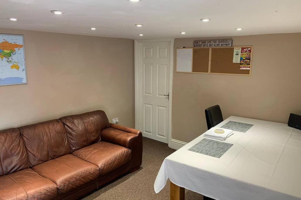 A Cosy Clean Ground Floor Flat Close To Town Centre บอสตัน ภายนอก รูปภาพ